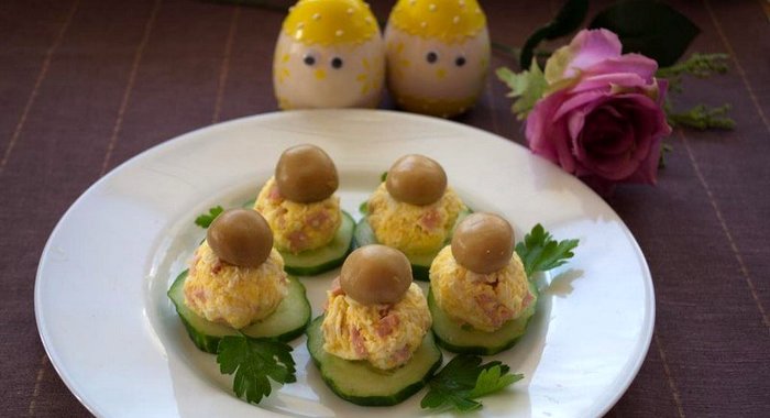 Закусочное канапе на огурчиках
