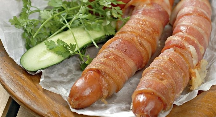 Сосиски в беконе по-немецки