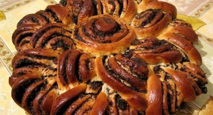 Бабушкина салфетка с маком