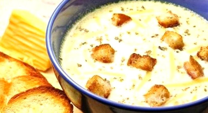 Сырный суп по‑французски с курицей и грибами