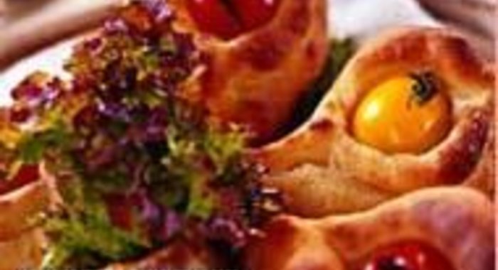 Мини-пироги с козьим сыром