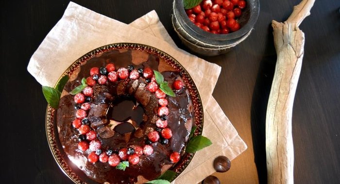 Пирог с вишней в двойном шоколаде