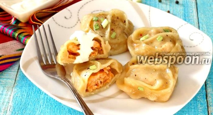 Манты с куриным фаршем и паприкой