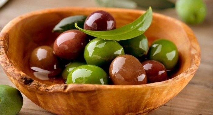 Оливки, маринованные в пряностях