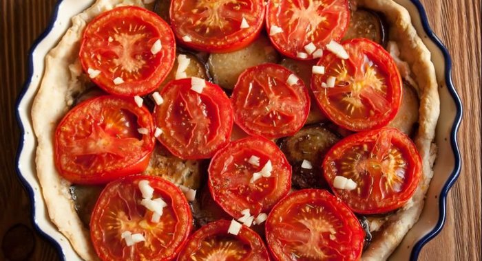 Томатно-баклажанный пирог