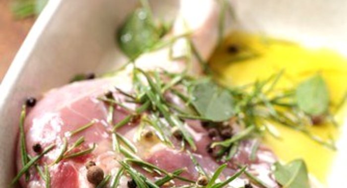 Маринад с оливковым маслом и пряными травами