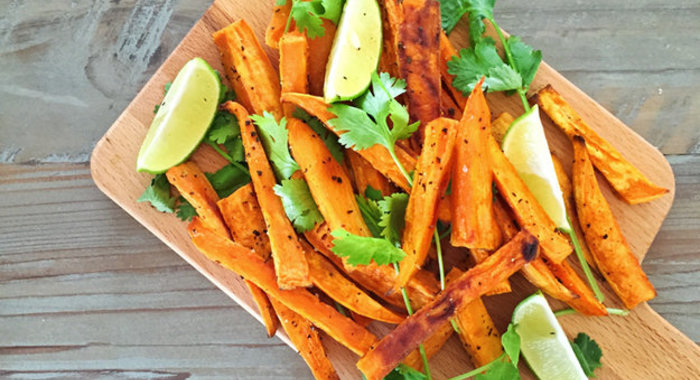 Сладкий картофель с корицей и паприкой