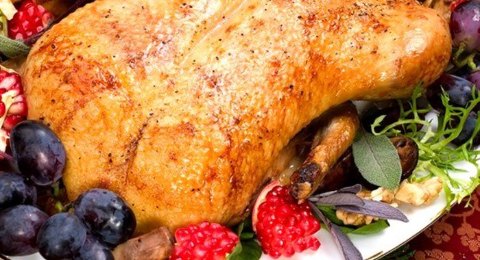 Рождественская утка с розмарином и тимьяном