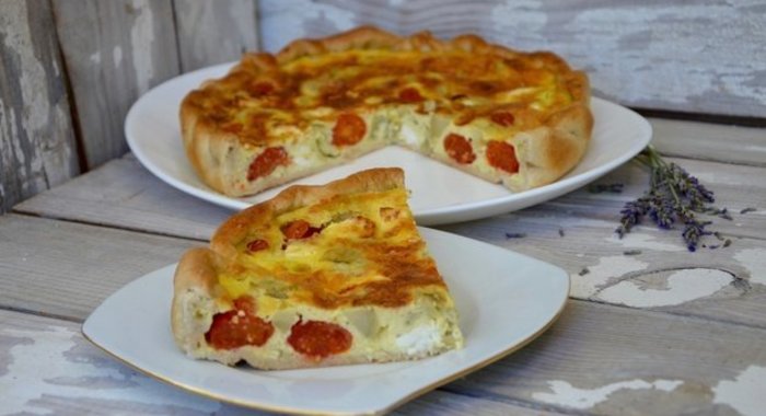 Пирог с артишоками, помидорами черри и фета