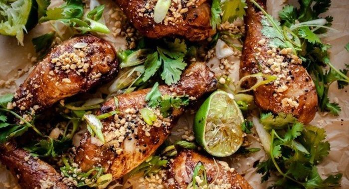 Пряная курица с имбирем и арахисом