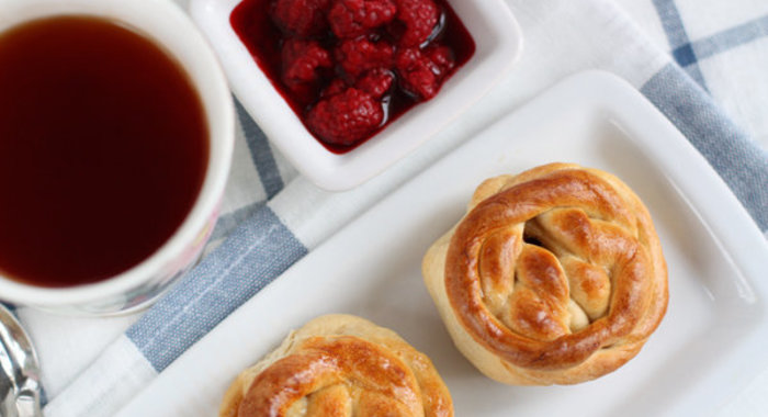 Булочки с яблочной начинкой