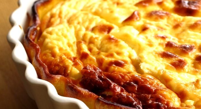 Пирог с яблоками и творогом