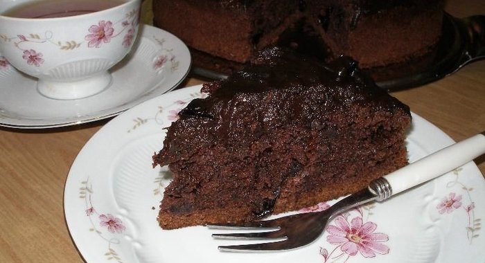 Пирог Сумасшедший с шоколадной глазурью