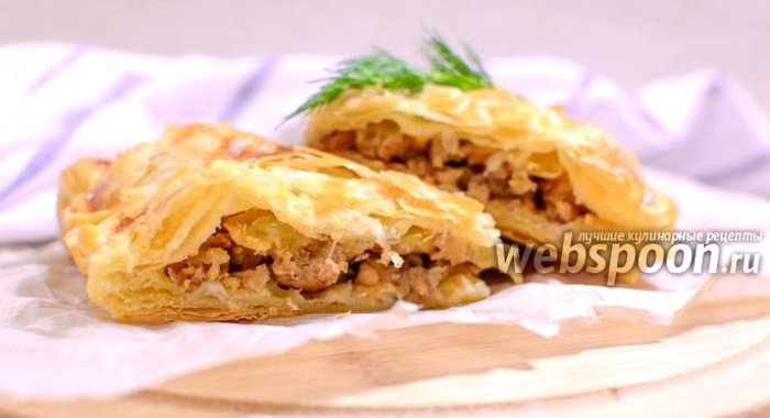 Пирог с мясом и яблоками