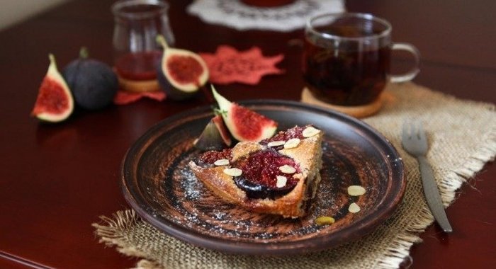 Ореховый пирог с инжиром