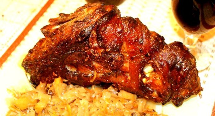 Свиная рулька по‑чешски