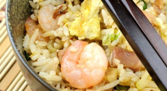 Рис по‑китайски с морепродуктами