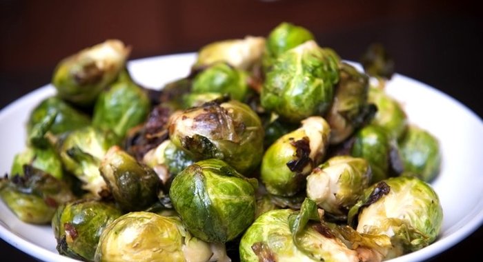 Жареная брюссельская капуста