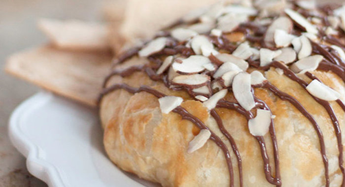 Сыр Бри в слоеном тесте