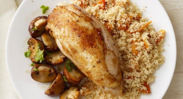 Куриная грудка с кускусом