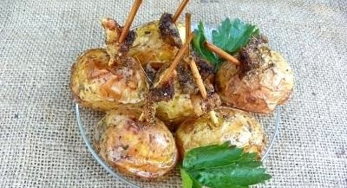 Картофельные лодочки с салом