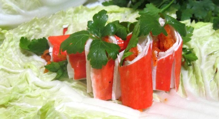Фаршированные корейской морковкой крабовые палочки