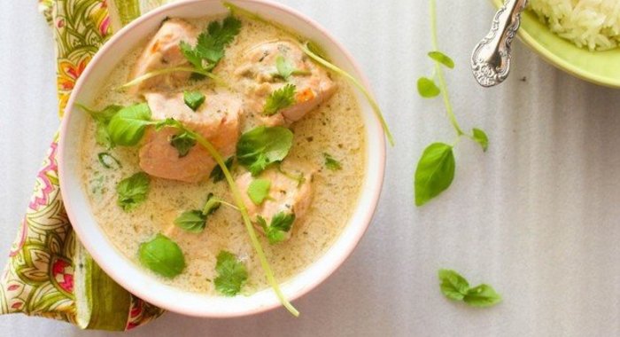 Лосось в кокосовом молоке