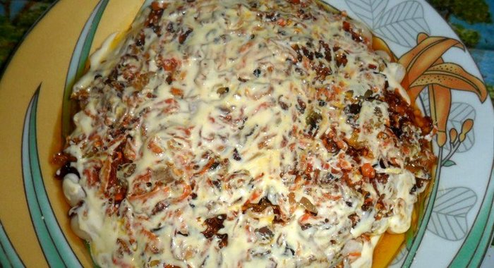 Слоенный салат с фасоли