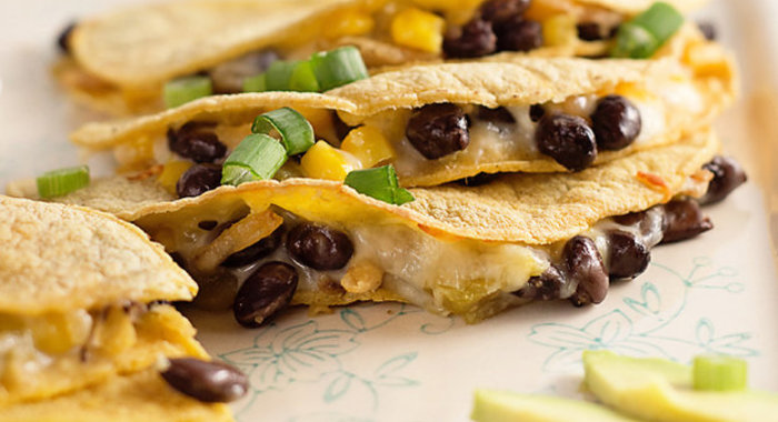 Кесадилья с кукурузой и фасолью