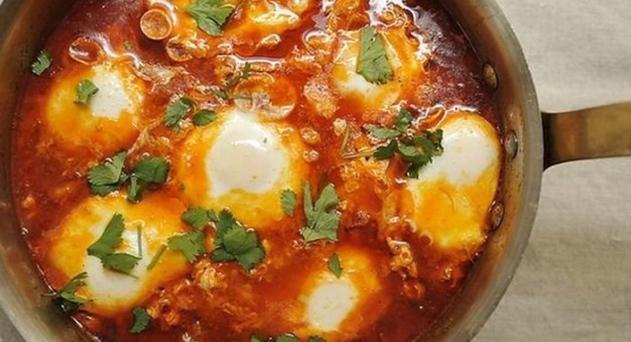 Яичница с овощным рагу