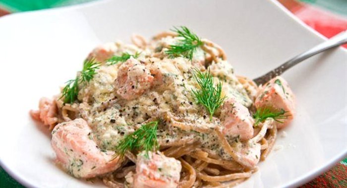 Cемга со шпинатом в сливочном соусе