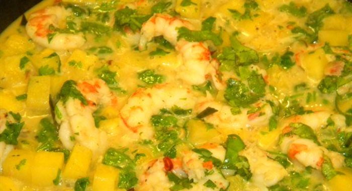 Креветки с ананасом в соусе карри