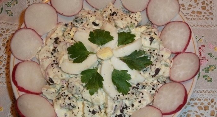 Салат из редиса с пикантной заправкой