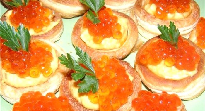 Волованы с деликатесами