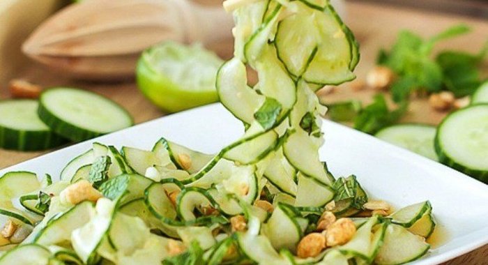 Тайский огуречный салат