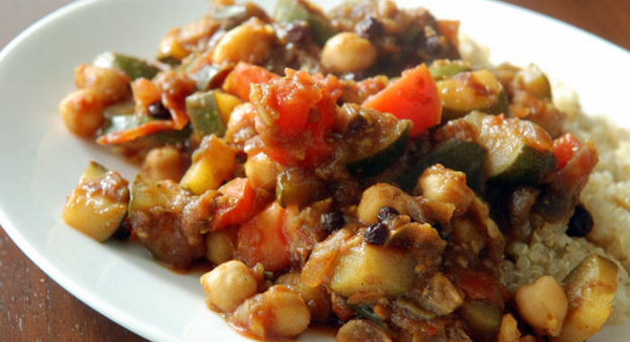 Рагу из фасоли и кабачков