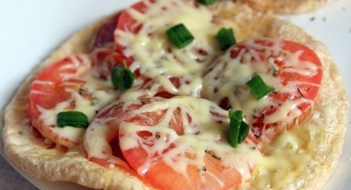 Горячие бутерброды на вафельных хлебцах