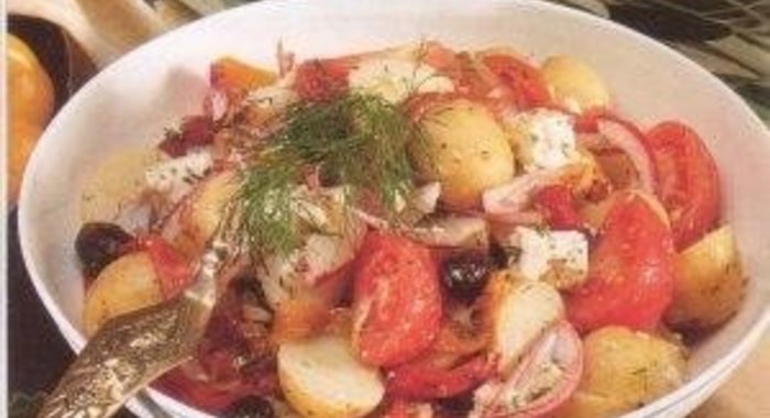Греческий салат с картофелем