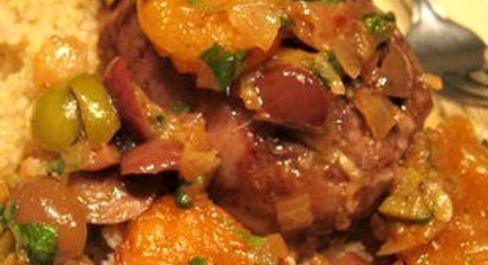 ﻿Курица по‑мароккански с соусом из кураги и оливок