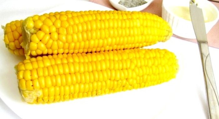 Варёная кукуруза