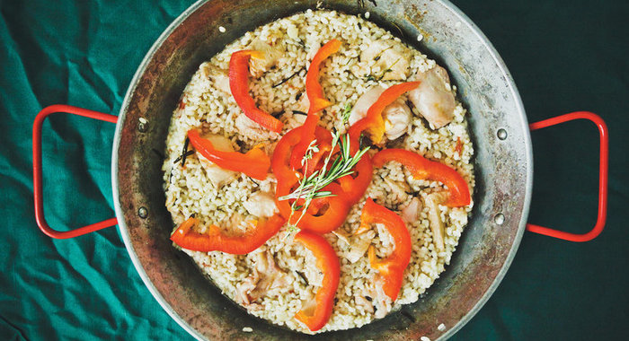 Паэлья с курицей и кроликом