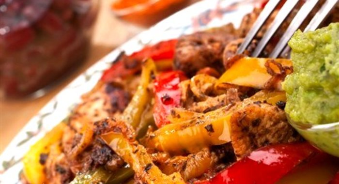 Фахитас с курицей и фасолью