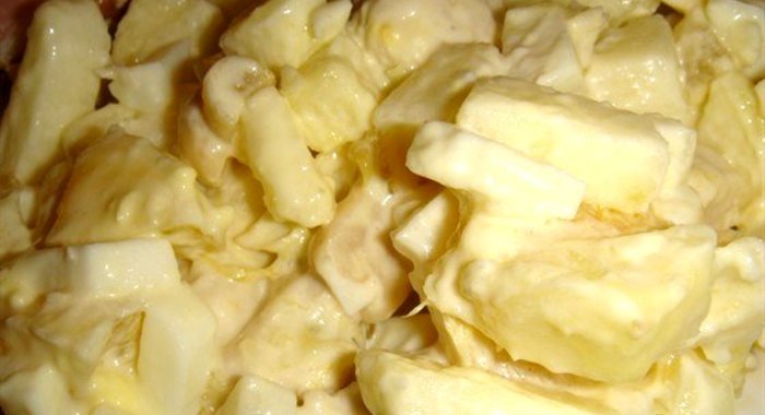 Мясной салат с яблоками и апельсинами по‑руэнски