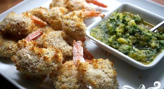 Креветки в кокосовой панировке с ананасовой сальсой