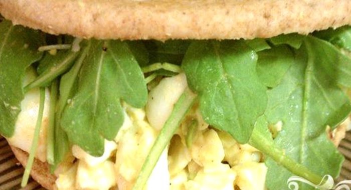 Яичный салат на завтрак