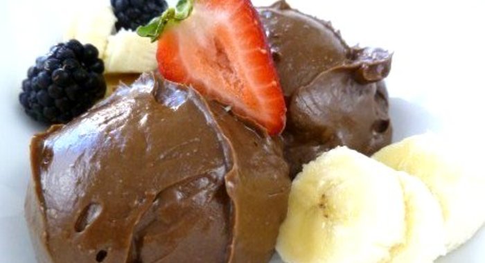 Шоколадное мороженое из авокадо