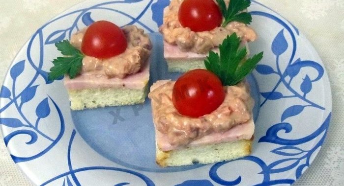 Канапе Делис с ветчиной и фасолью