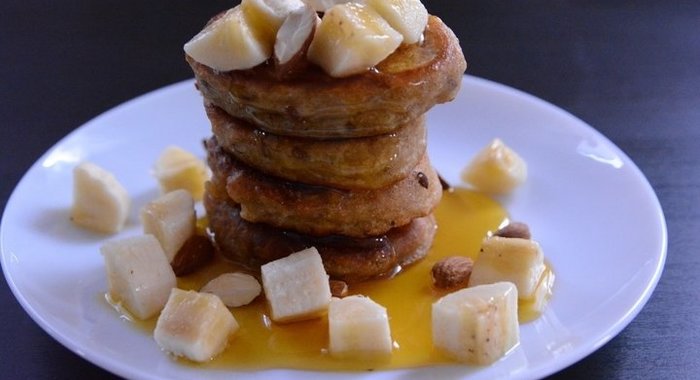 Кукурузные оладушки с бананами