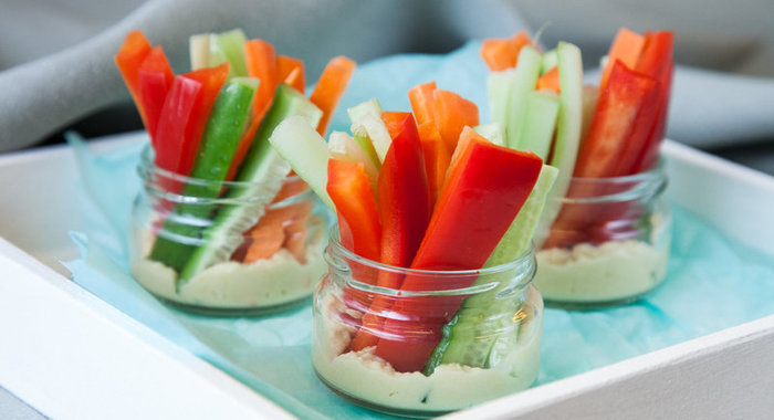 Овощные палочки с хумусом