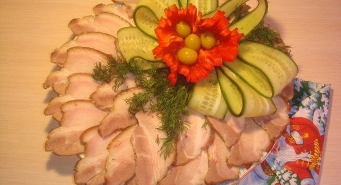 Запеченная свиная грудинка